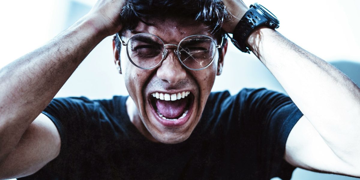 ¿Buscando cómo controlar las emociones negativas? He aquí la solución